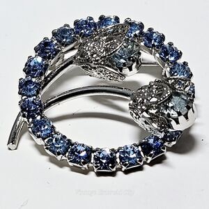 Vtg Silver Tone Round Blue Rhinestone w 2/ 3d Glass Flowers Brooch Pin Intricate